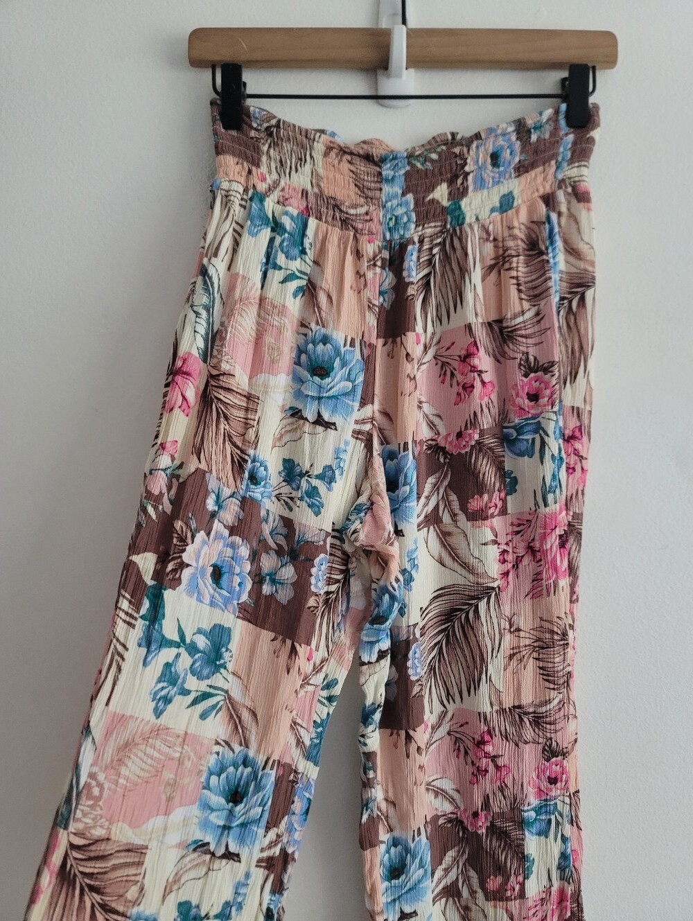 O'Neill Johnny Patchwork Floral Beach Flowy Pull-On Pants Size Large - Picture 5 of 9